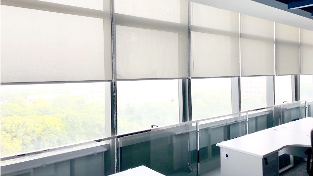 杭州办公卷帘窗帘有哪些优点，为什么要选择卷帘窗帘？
